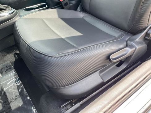 Used 2013 Volkswagen Beetle TDI FWD image 60