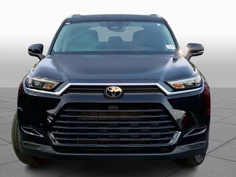 Used 2024 Toyota Grand Highlander XLE image 3