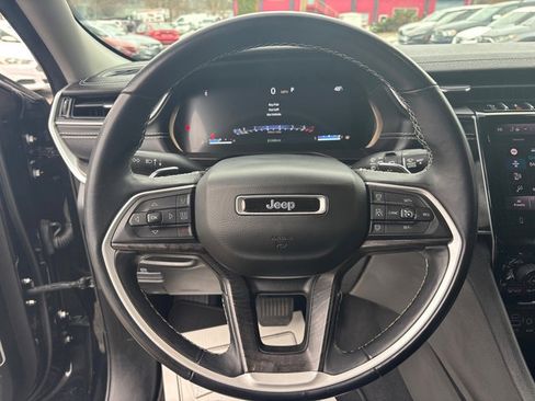 Used 2022 Jeep Grand Cherokee L Limited image 16