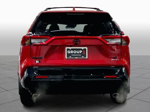 New 2025 Toyota RAV4 SE image 4