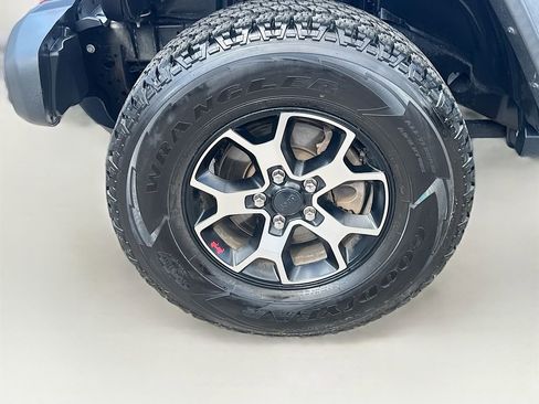 Used 2019 Jeep Wrangler Unlimited Rubicon AWD/4WD image 38