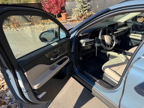 New 2026 Lincoln Corsair Grand Touring image 19