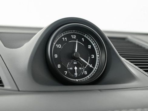 Certified 2025 Porsche Macan image 17