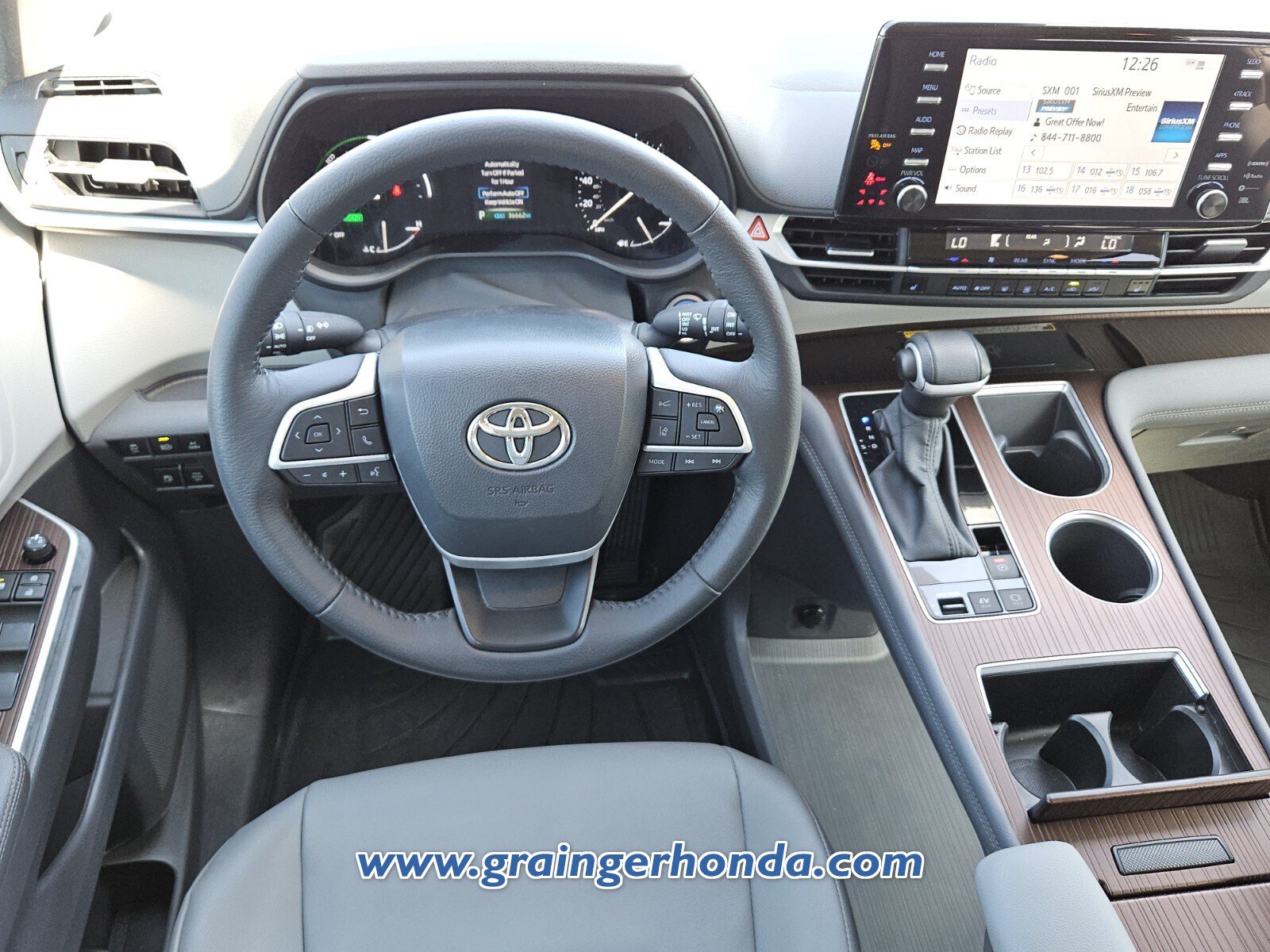Used 2024 Toyota Sienna XLE w/ XLE Plus Package FWD image 12