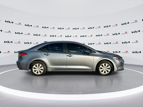 Used 2020 Toyota Corolla LE image 9