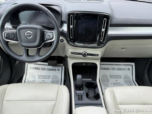 Used 2022 Volvo XC40 T5 Momentum w/ Premium Package AWD/4WD image 22