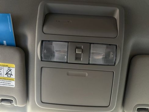 Used 2022 Nissan Frontier SV image 26