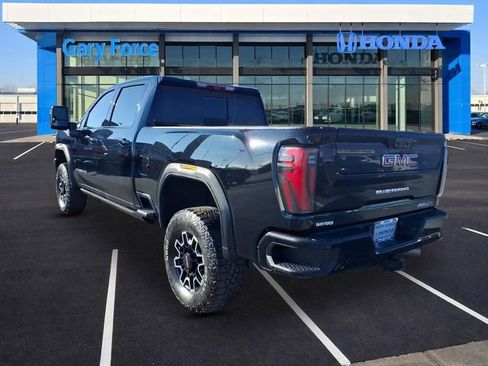 Used 2024 GMC Sierra 2500 AT4X image 2