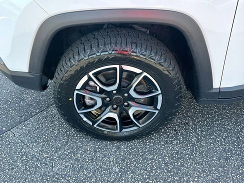 Used 2025 Jeep Compass Trailhawk image 29