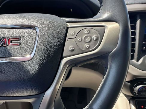Used 2021 GMC Acadia Denali w/ Denali Technology Package FWD image 14
