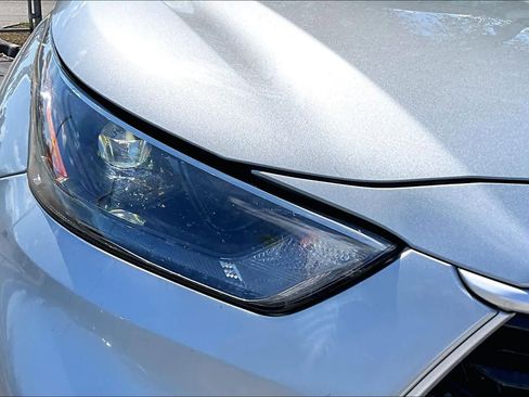 Used 2024 Toyota Highlander XLE image 28