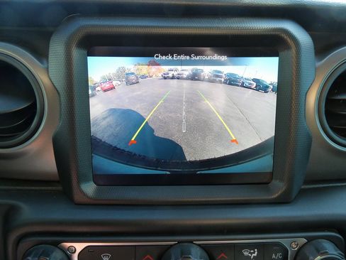 Used 2022 Jeep Wrangler Sport image 24