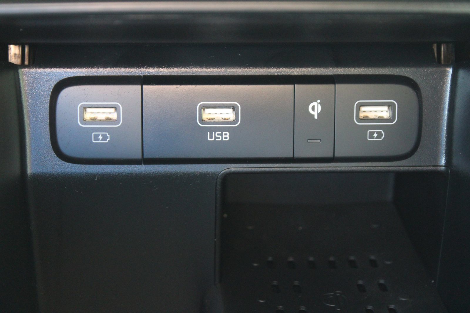 Certified 2023 Kia Sorento S w/ Panoramic Sunroof Package FWD image 40