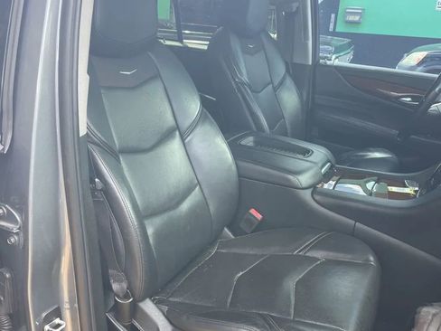 Used 2019 Cadillac Escalade 2WD w/ LPO, Radiant Package image 6