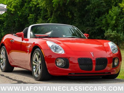 Used 2007 Pontiac Solstice GXP w/ Premium Package RWD image 1