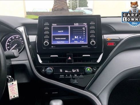 Used 2023 Toyota Camry SE image 6