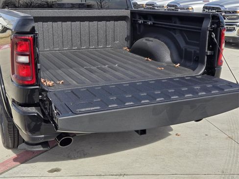 New 2026 RAM 1500 4x4 Crew Cab image 5