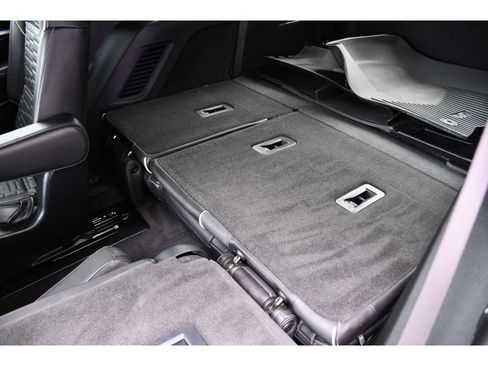 Used 2025 Cadillac Escalade Sport Platinum w/ LPO, Floor Liner Package AWD/4WD image 17