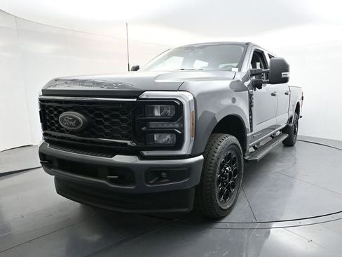 New 2026 Ford F350 XLT w/ XLT Premium Package AWD/4WD image 3