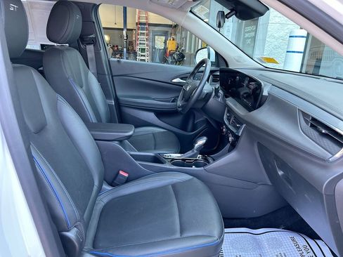 Used 2025 Buick Encore GX Sport Touring w/ Advanced Technology Package AWD/4WD image 27