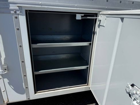 Used 2005 Ford E-350 and Econoline 350 Super Duty RWD image 26