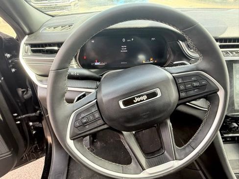 Used 2024 Jeep Grand Cherokee Altitude image 10