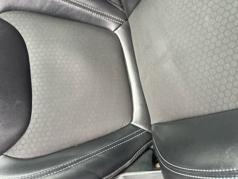 Used 2019 Jeep Cherokee Latitude Plus w/ Comfort/Convenience Group image 9