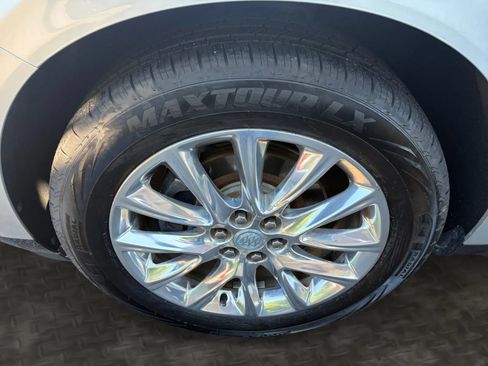 Used 2018 Buick Enclave Premium AWD/4WD image 39