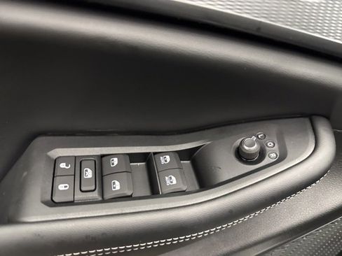 New 2025 Jeep Grand Cherokee L Laredo image 17