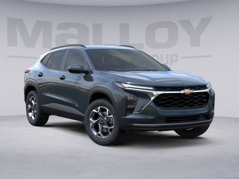 New 2026 Chevrolet Trax LT w/ LT Convenience Package FWD image 2