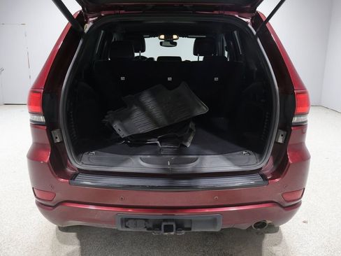 Used 2018 Jeep Grand Cherokee Altitude AWD/4WD image 18