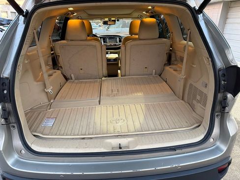 Used 2016 Toyota Highlander Limited Platinum AWD/4WD image 12