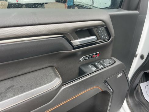 Used 2023 GMC Sierra 1500 AT4 w/ AT4 Premium Package AWD/4WD image 11