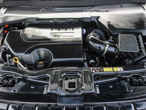 Used 2022 Land Rover Discovery Sport SE image 27