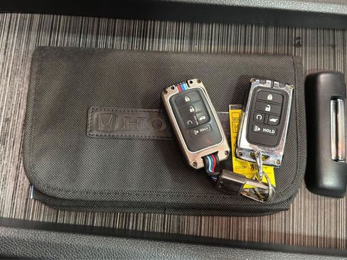 Used 2016 Honda Pilot Touring image 32