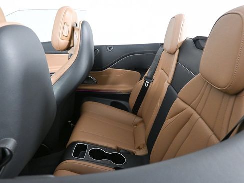 Certified 2024 Mercedes-Benz CLE 300 4MATIC Cabriolet image 17