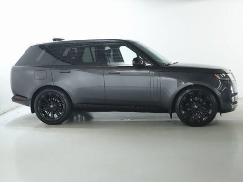 Used 2025 Land Rover Range Rover SE AWD/4WD image 10