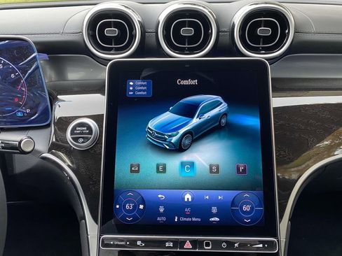 Certified 2025 Mercedes-Benz GLC 300 4MATIC image 35