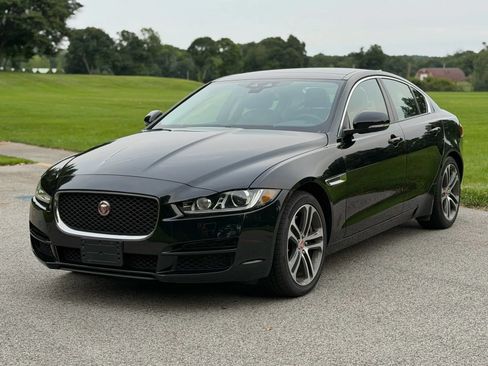 Used 2017 Jaguar XE Premium AWD/4WD image 9