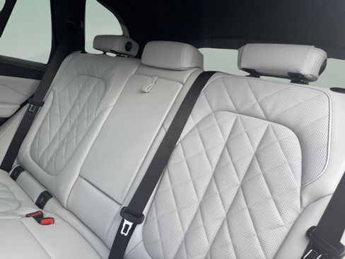 Used 2026 BMW X5 xDrive40i w/ M Sport Package image 31