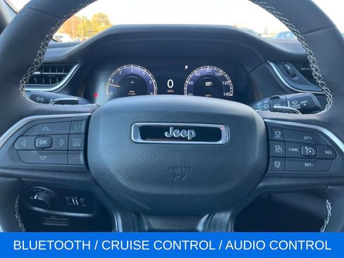 New 2025 Jeep Grand Cherokee Altitude image 16