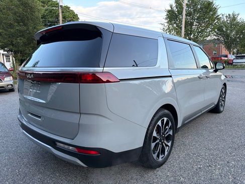 Certified 2024 Kia Carnival EX FWD image 7