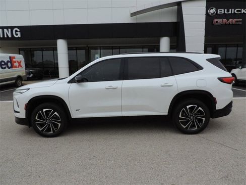 Certified 2025 Buick Enclave Sport Touring w/ Super Cruise Package image 8