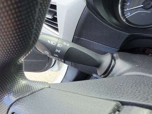 Used 2016 Toyota Corolla LE FWD image 22