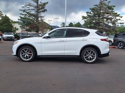 Used 2018 Alfa Romeo Stelvio Sport w/ Quick Order Package 22J Sport AWD/4WD image 6