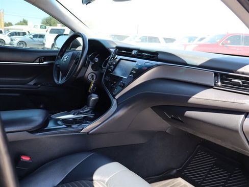 Used 2019 Toyota Camry SE FWD image 13