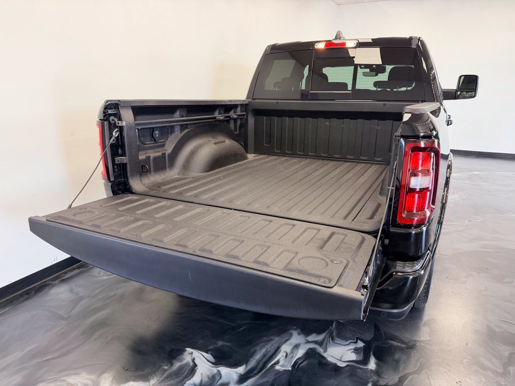 Used 2025 RAM 1500 Big Horn AWD/4WD image 7