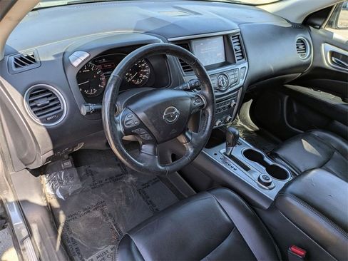 Used 2019 Nissan Pathfinder SL image 12