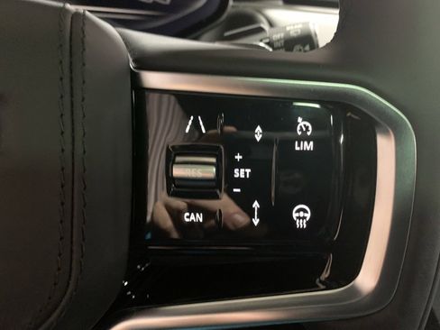 Used 2025 Land Rover Range Rover Sport image 26