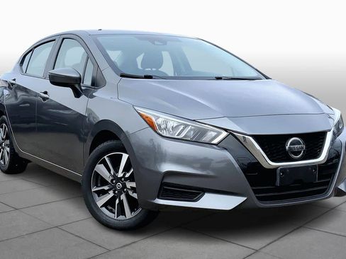 Used 2021 Nissan Versa SV image 3